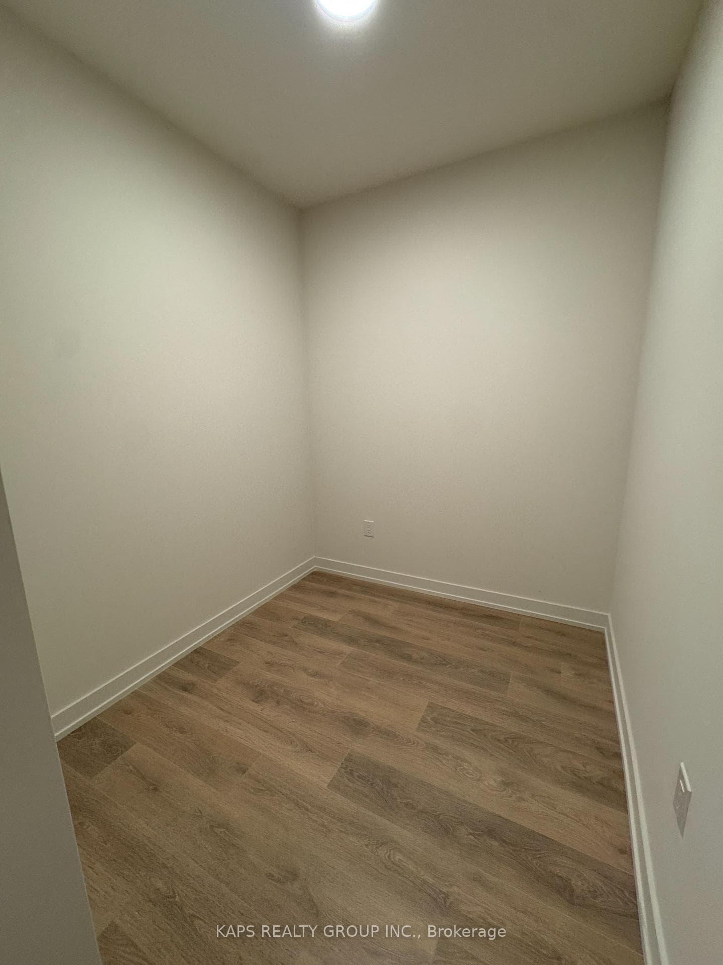 181 Sterling Road Unit 715 photo 3
