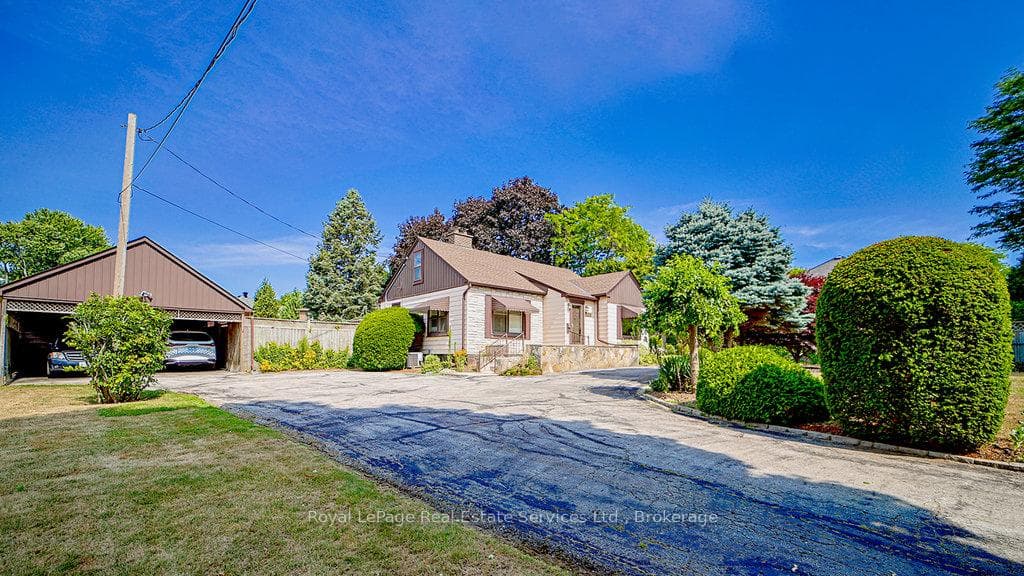 3039 Lakeshore Road photo 1