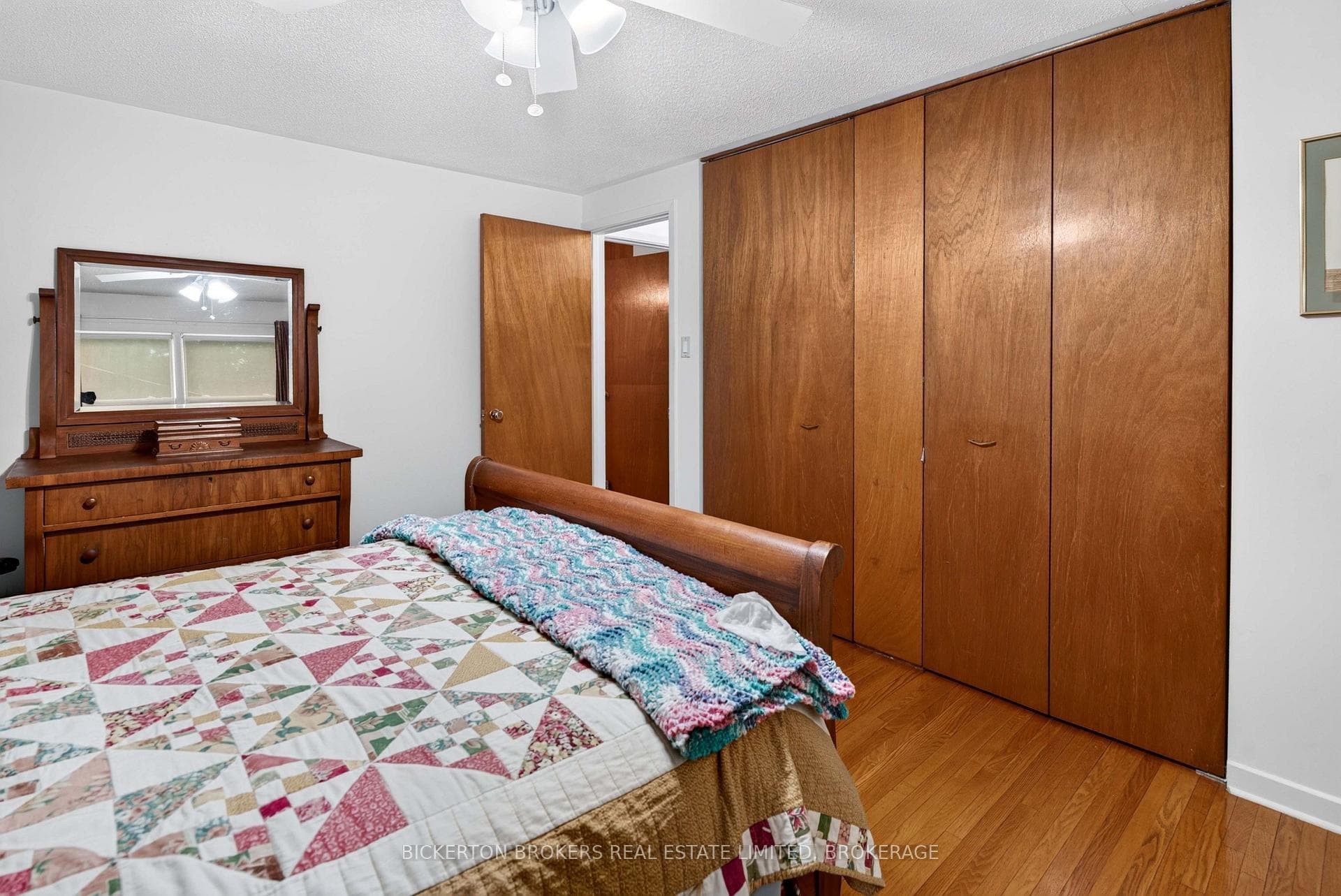 160 Elmwood Drive photo 21