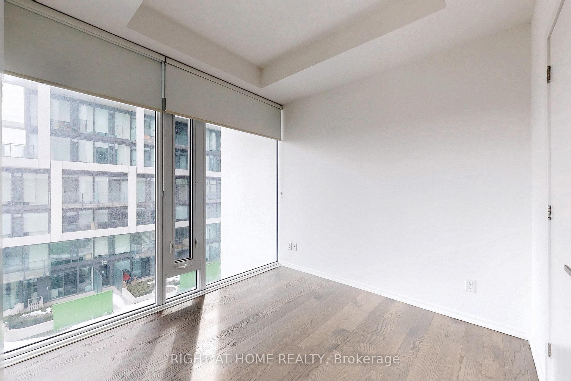 5 Soudan Avenue Unit 905 photo 13