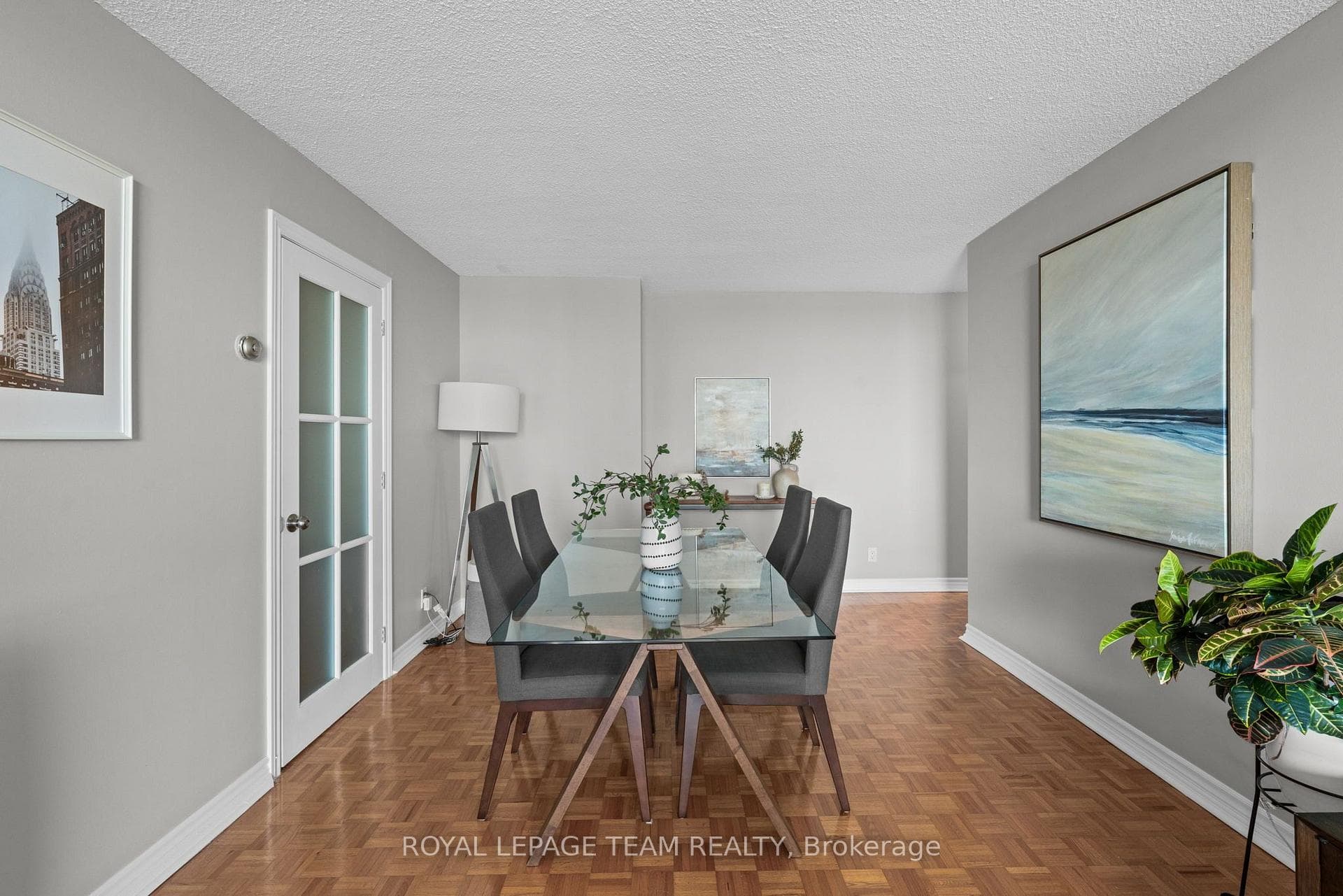 515 St Laurent Boulevard Unit 912 photo 19