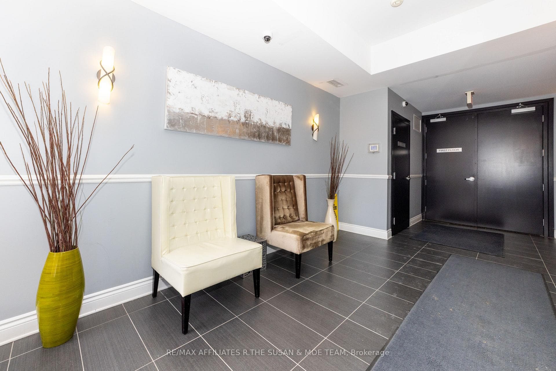 682 Churchill Avenue Unit 106 photo 3