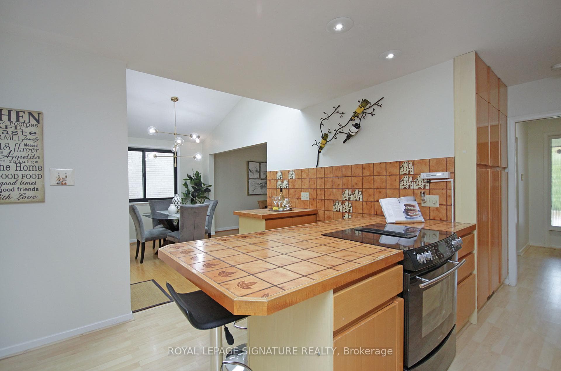 173 Cassandra Boulevard photo 13