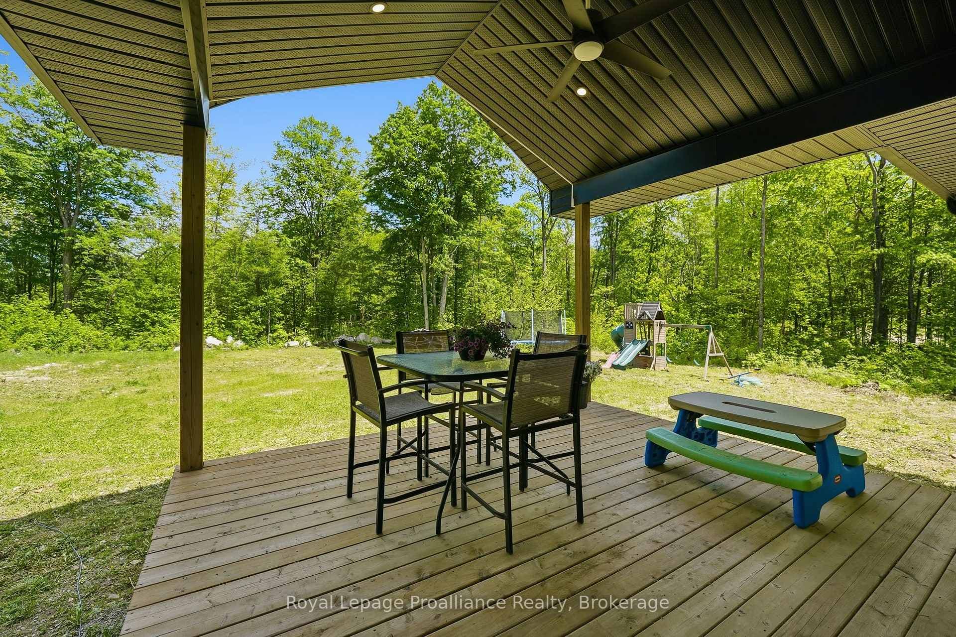 293 Douglas Road photo 40