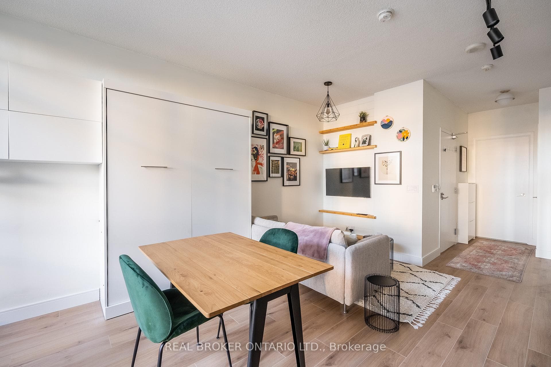 209 Fort York Boulevard Unit 173 photo 3