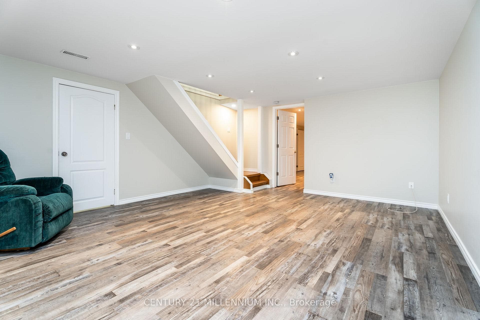 752248 Ida Street photo 32