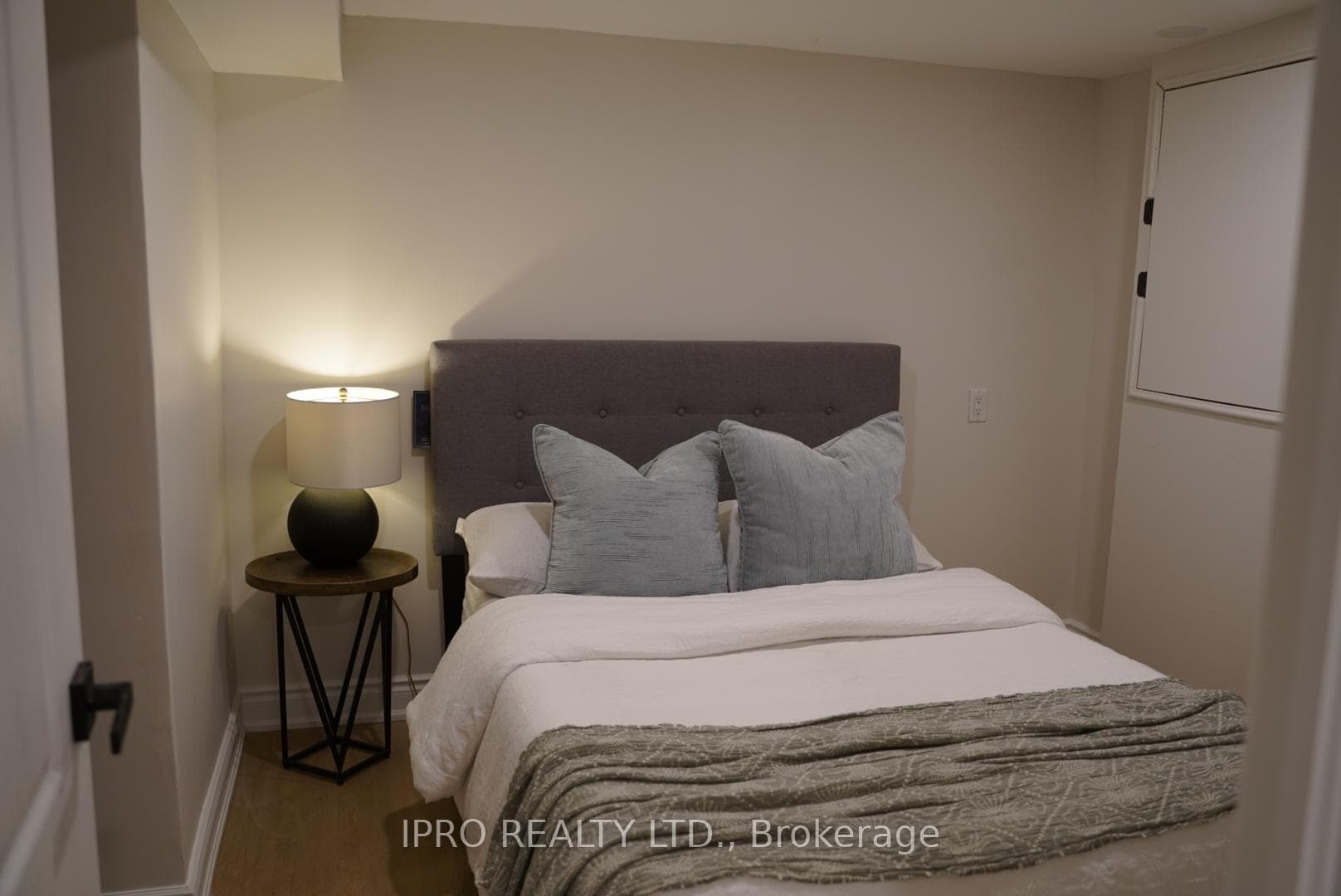 106 Fanshawe Drive photo 20