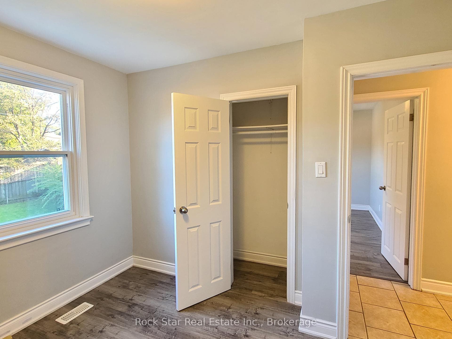 313 East 33rd Street photo 12