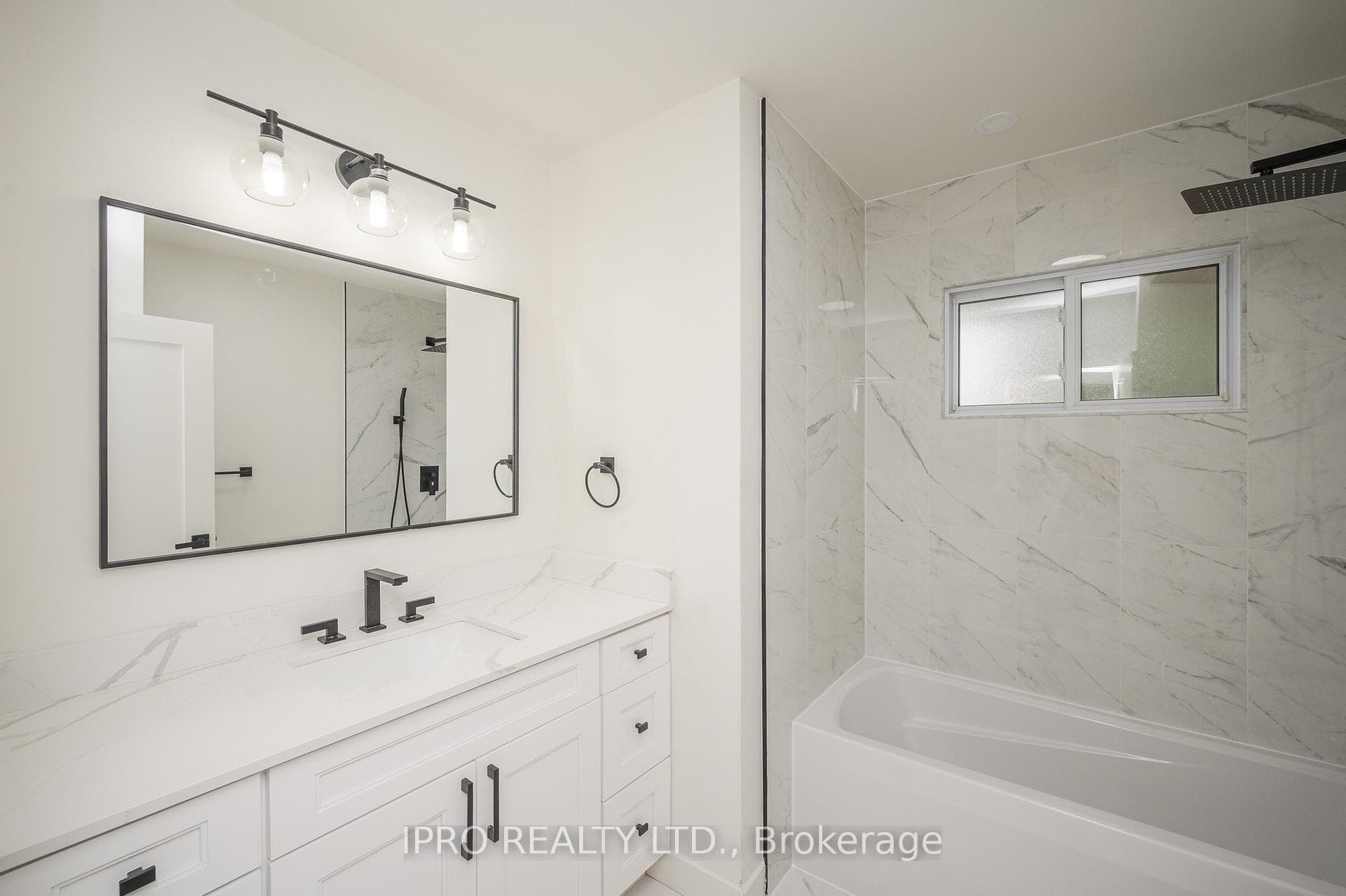41 Endfield Avenue Unit Upper photo 8