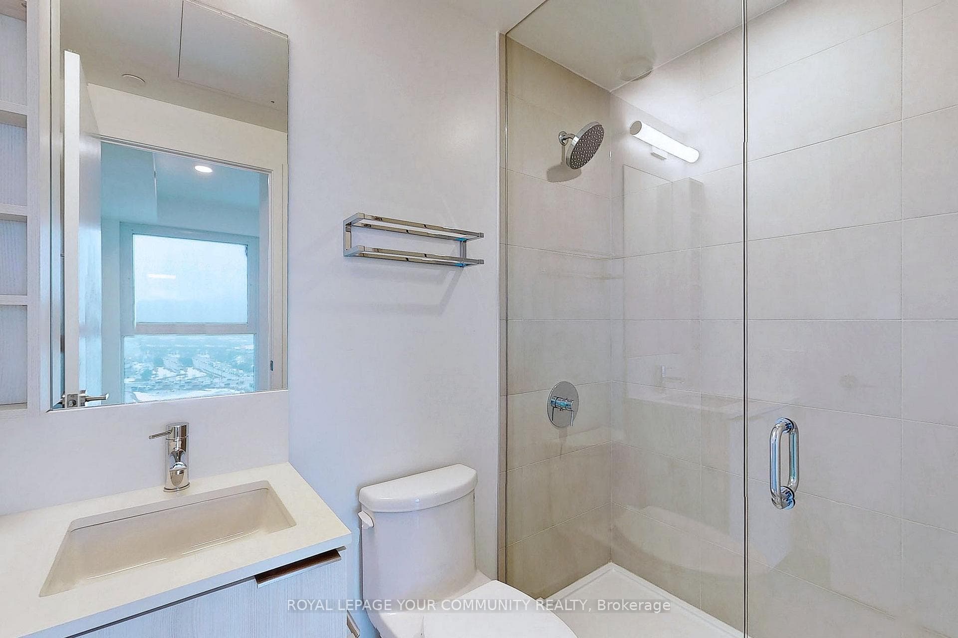 Primary Bedroom En-suite