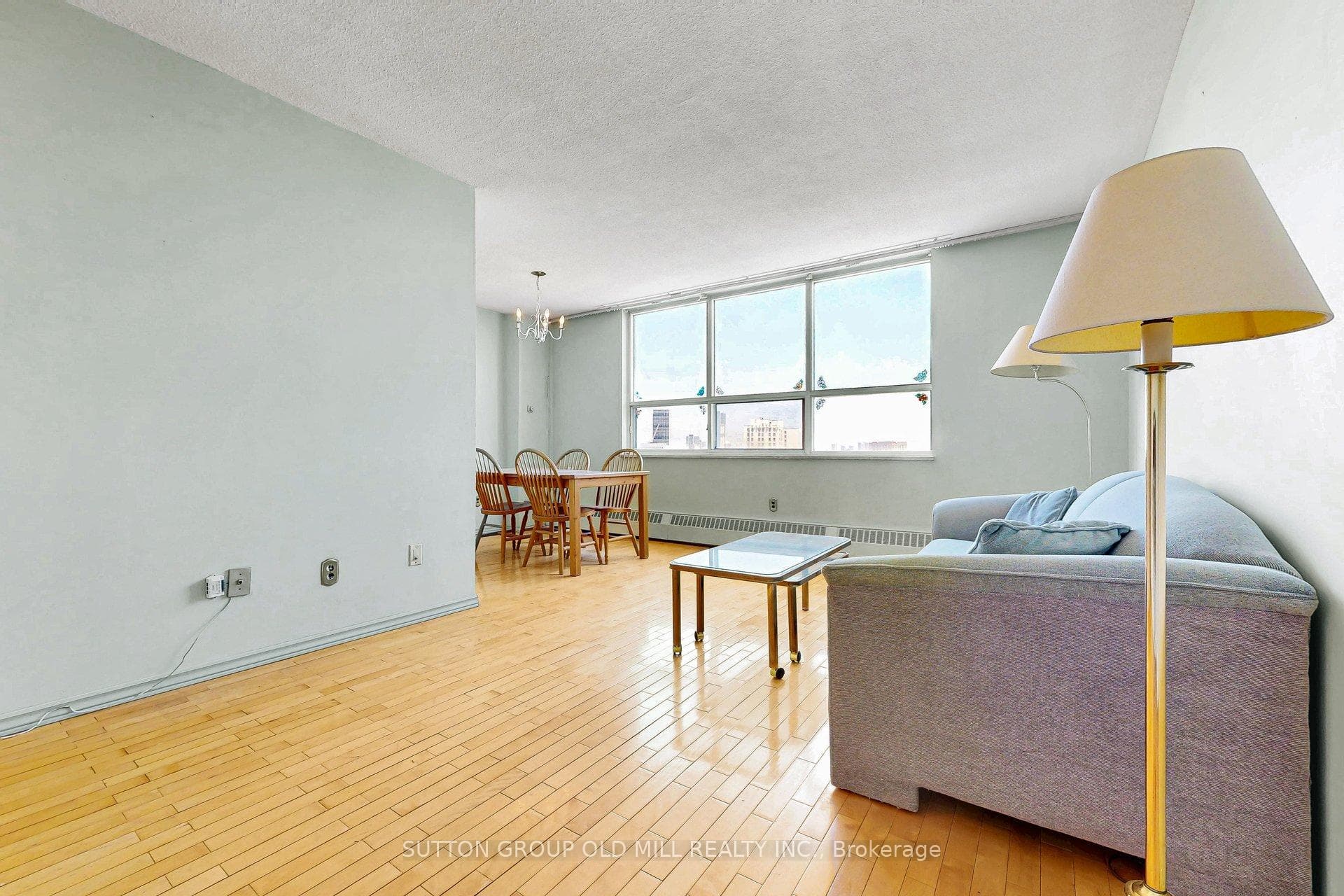 living/dining room