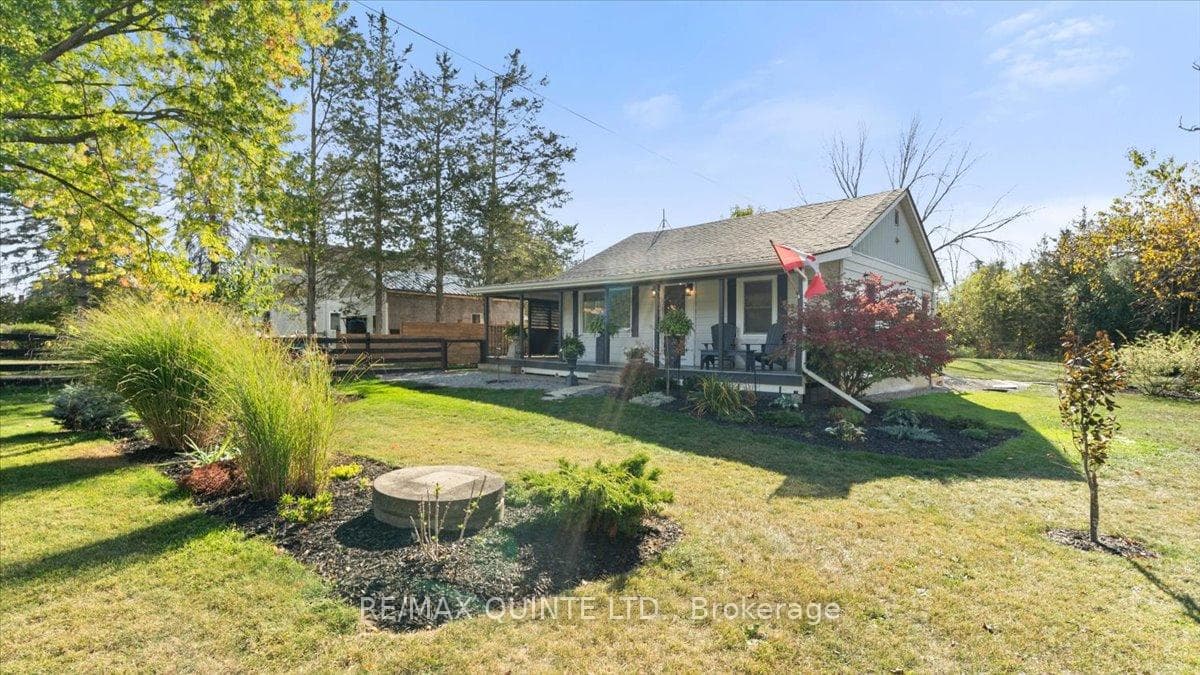 107 Ashley Street photo 4