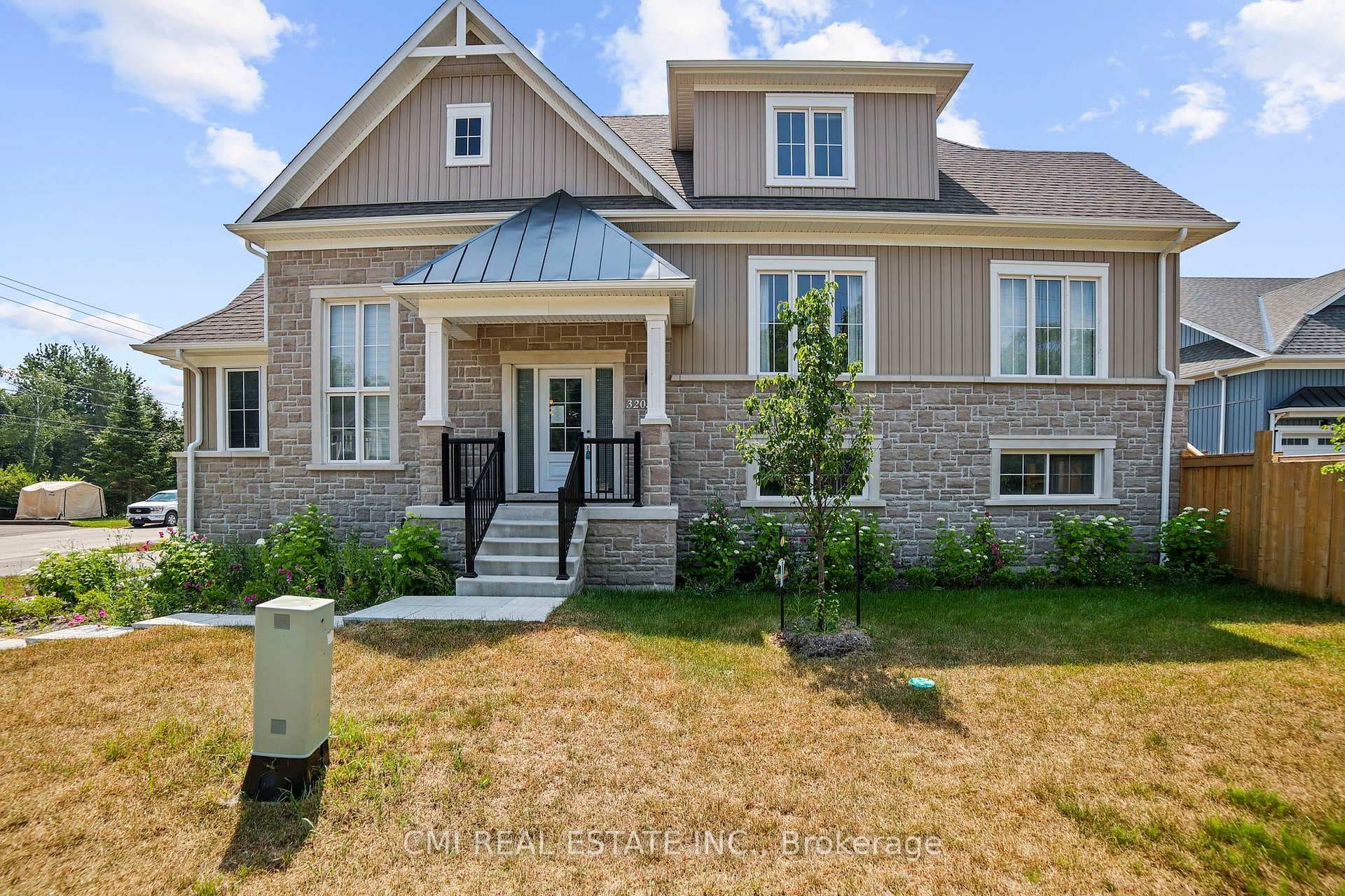 3205 Mosley Street photo 1