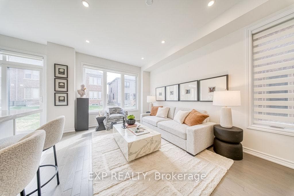 69 Freeman Williams Street photo 6