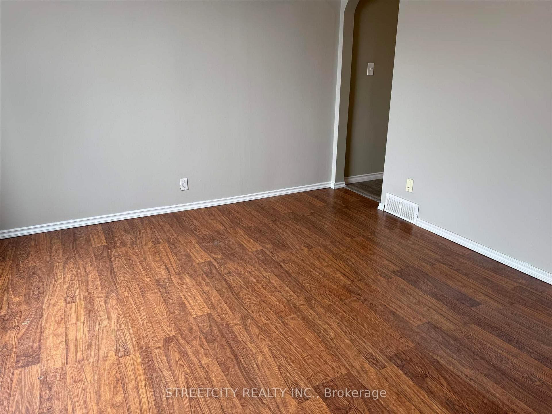254 MCINTYRE Street photo 15
