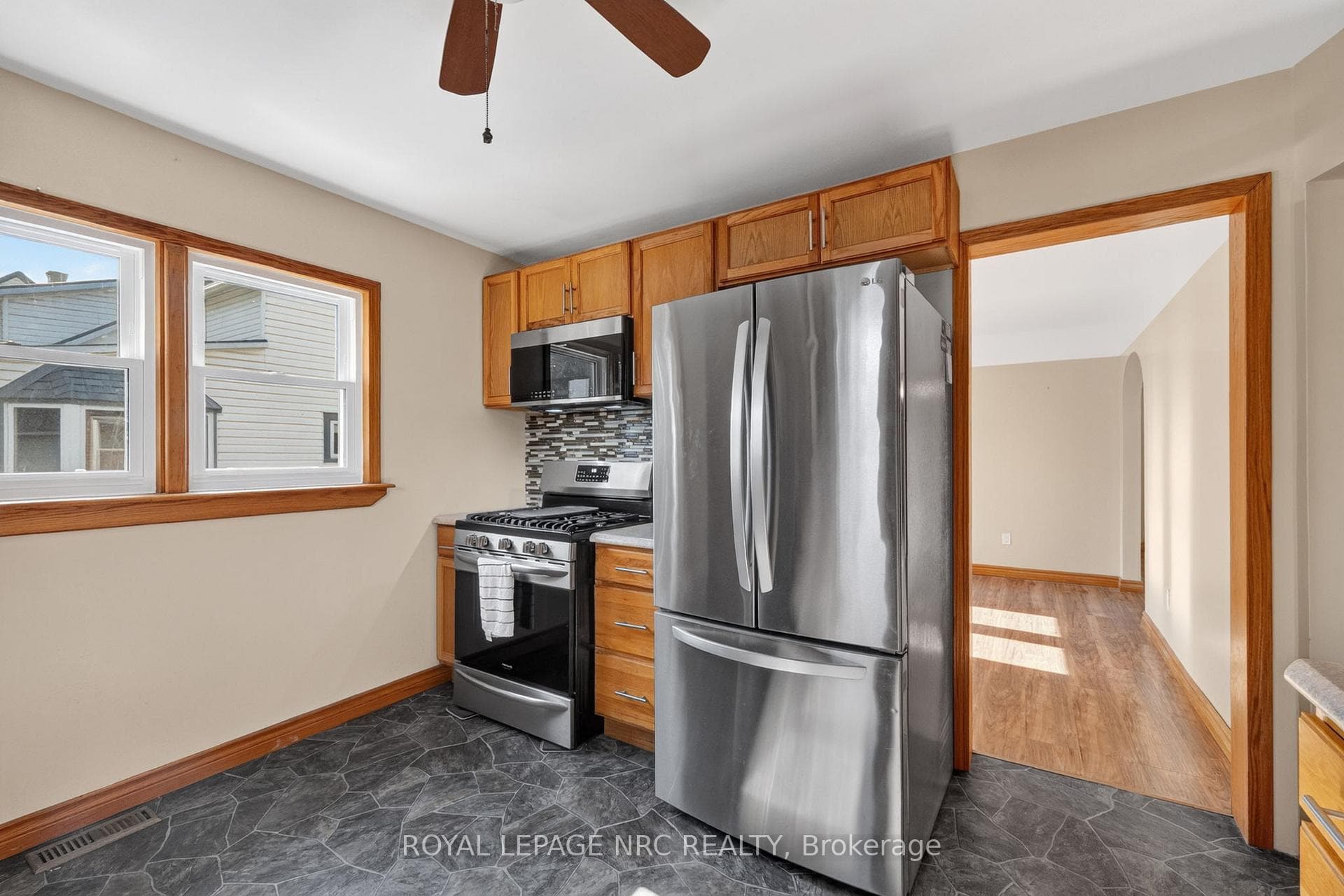 239 Phipps Street photo 12