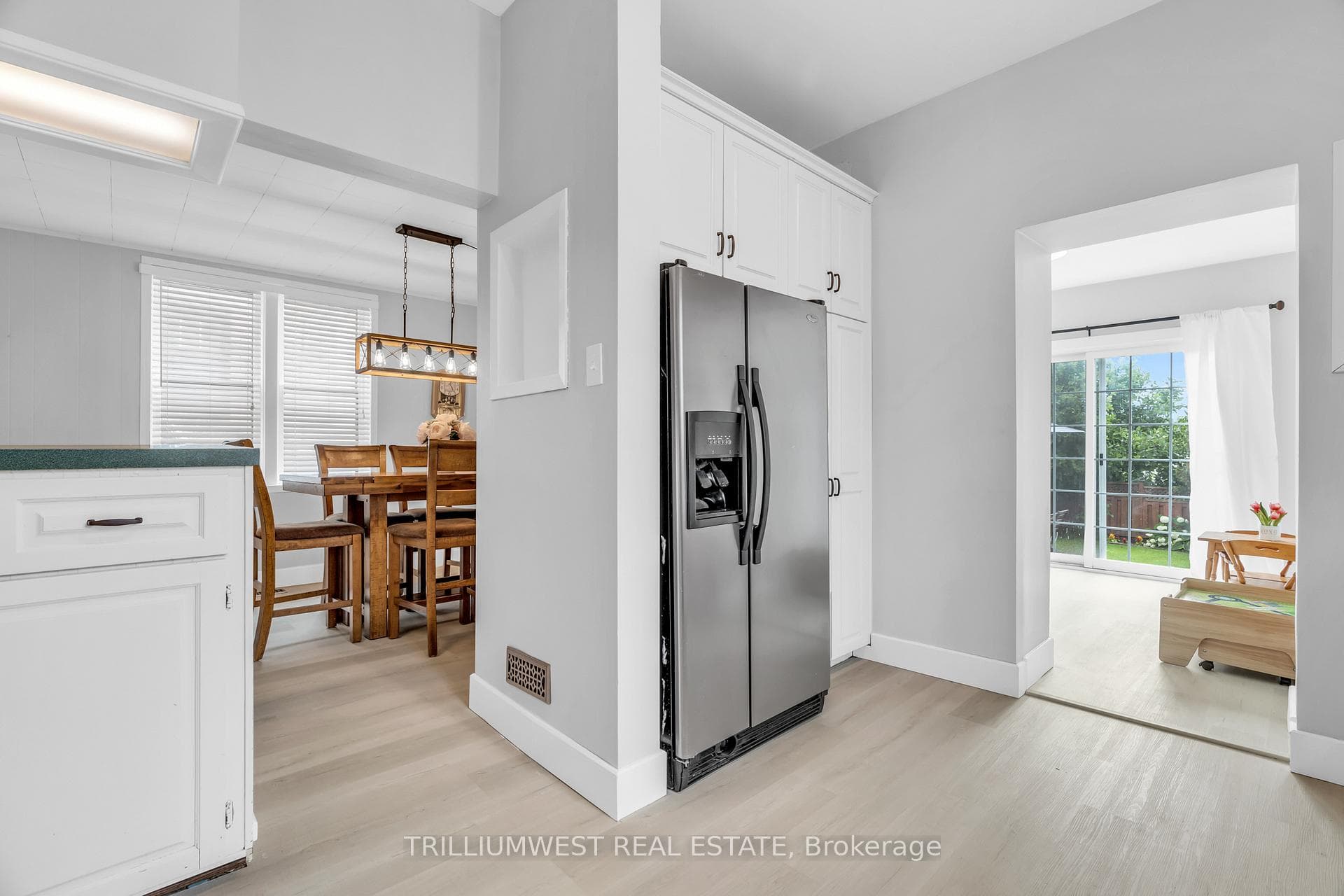 15 Stirling Avenue photo 14
