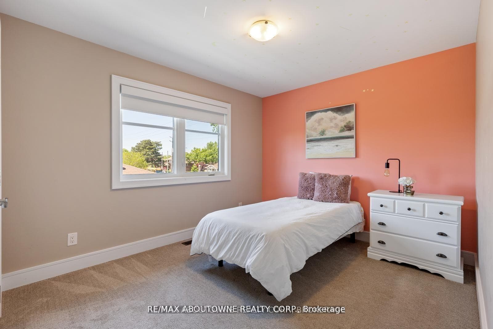 363 Walton Street photo 21
