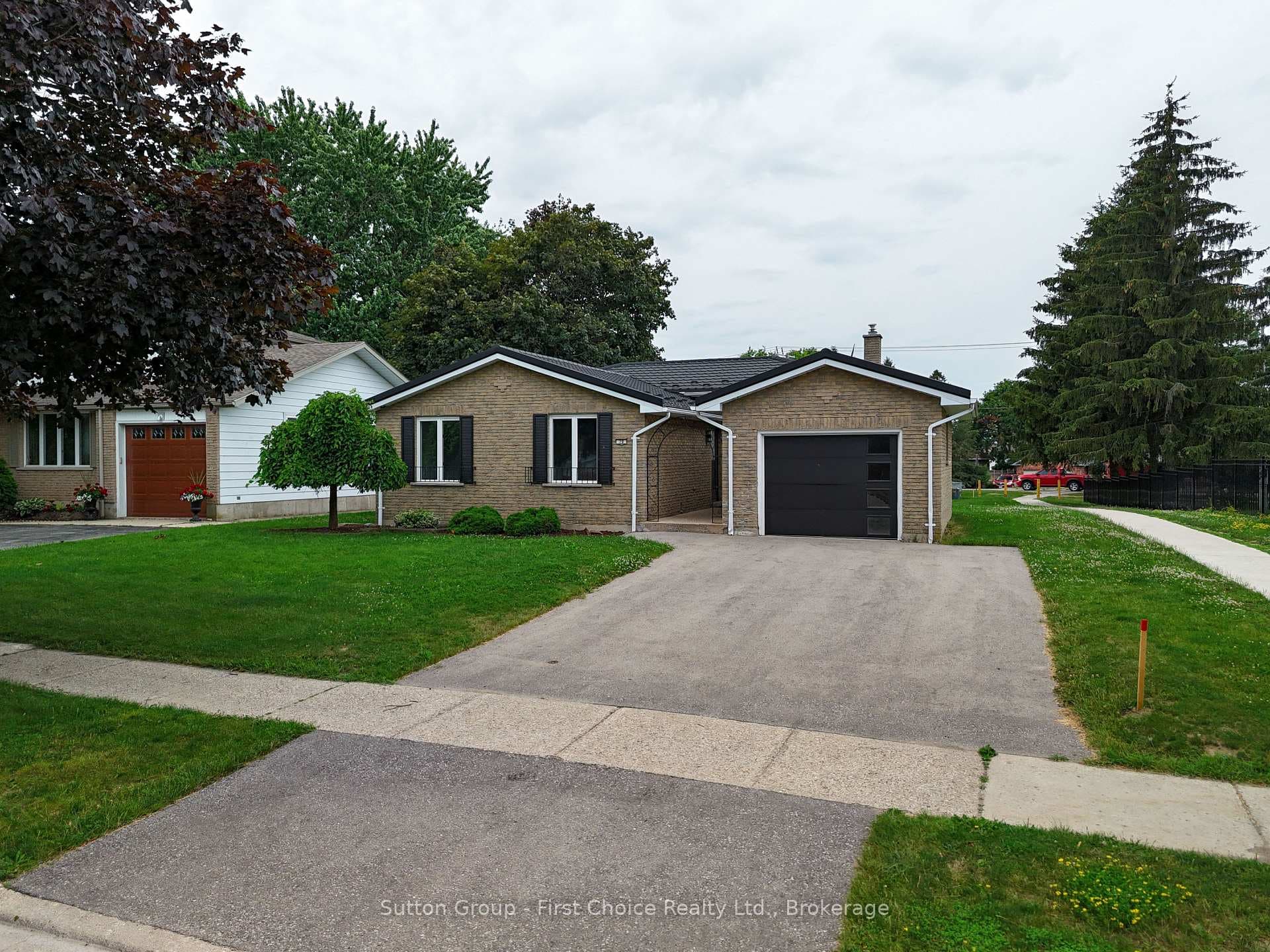 70 Bedford Drive photo 1
