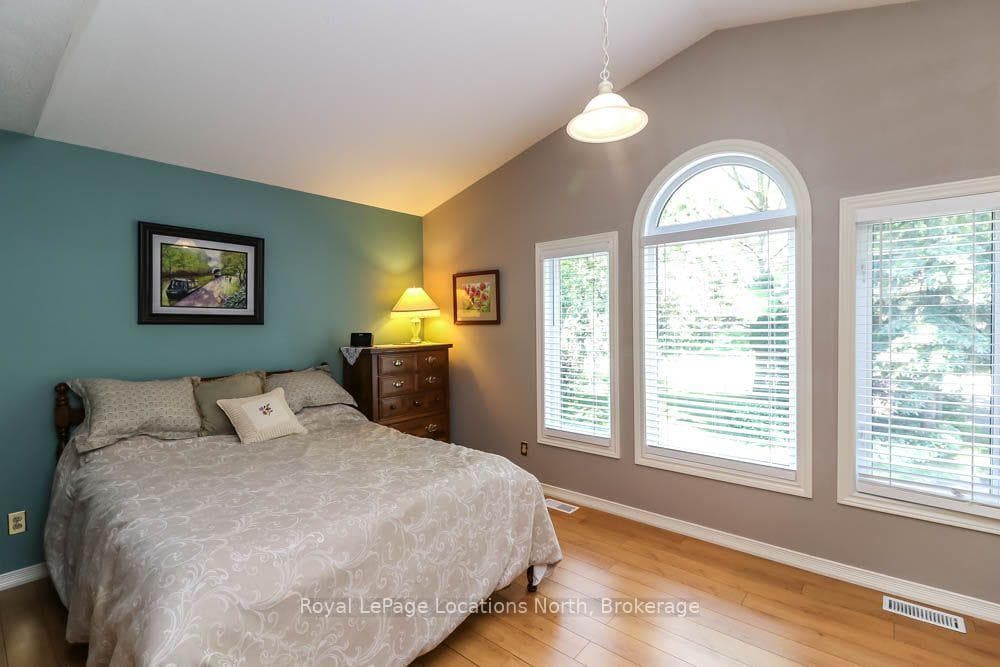 Large & Bright Guest Bedroom on Main Floor