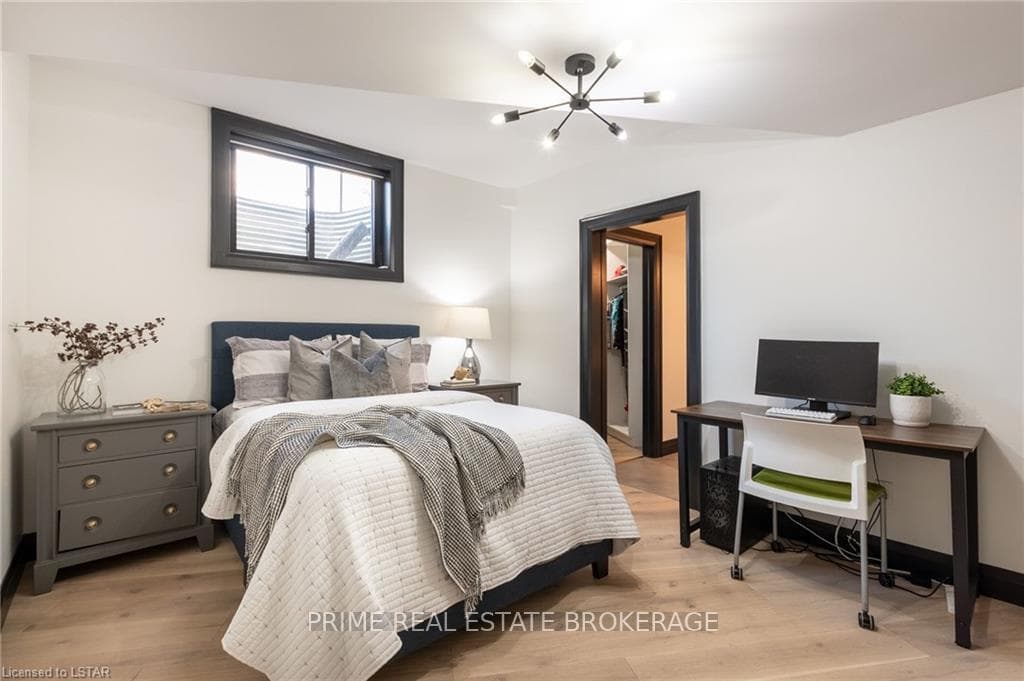 584522 BEACHVILLE Road photo 38