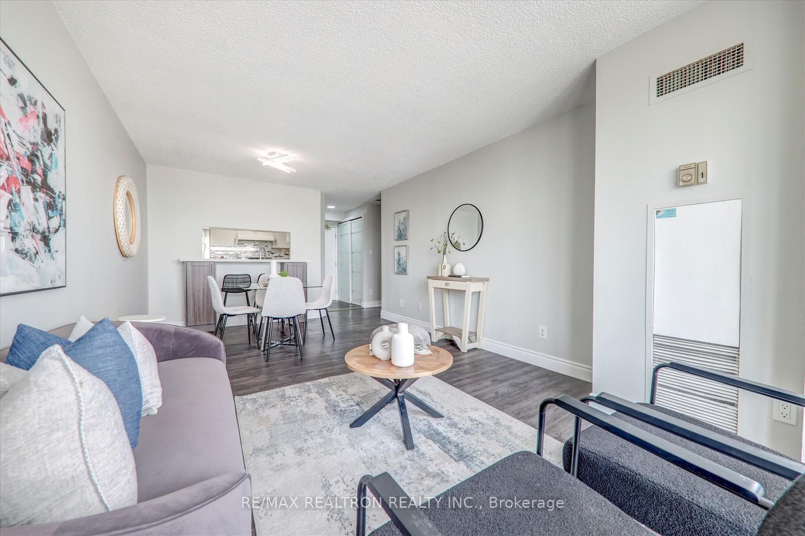 1470 Midland Avenue Unit 607 photo 17