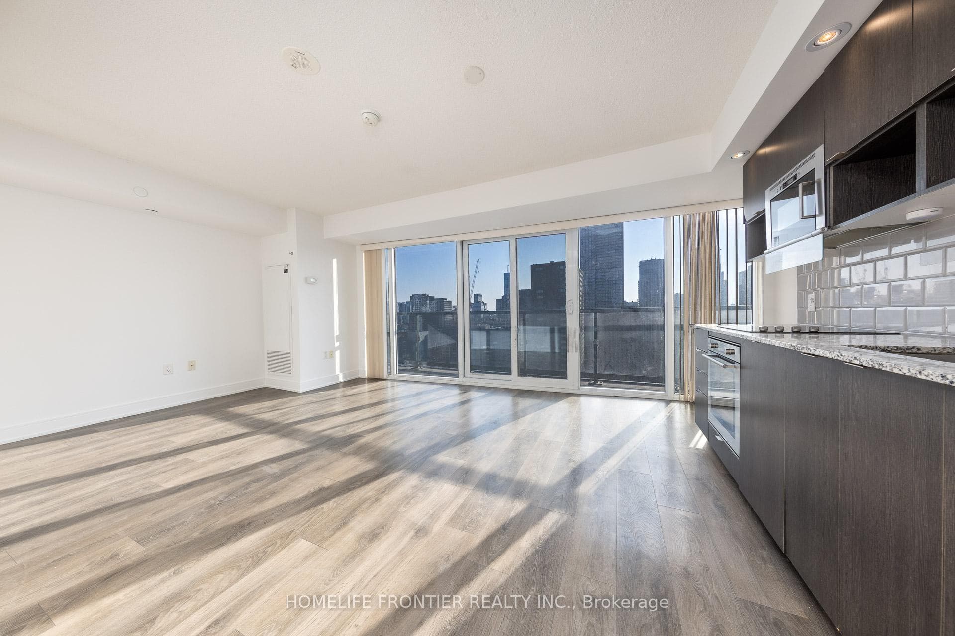 89 Mcgill Street Unit 2301 photo 4