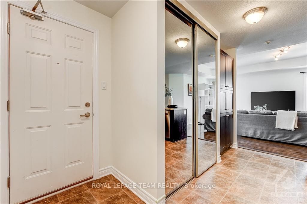 385 PASEO Unit 8 photo 5