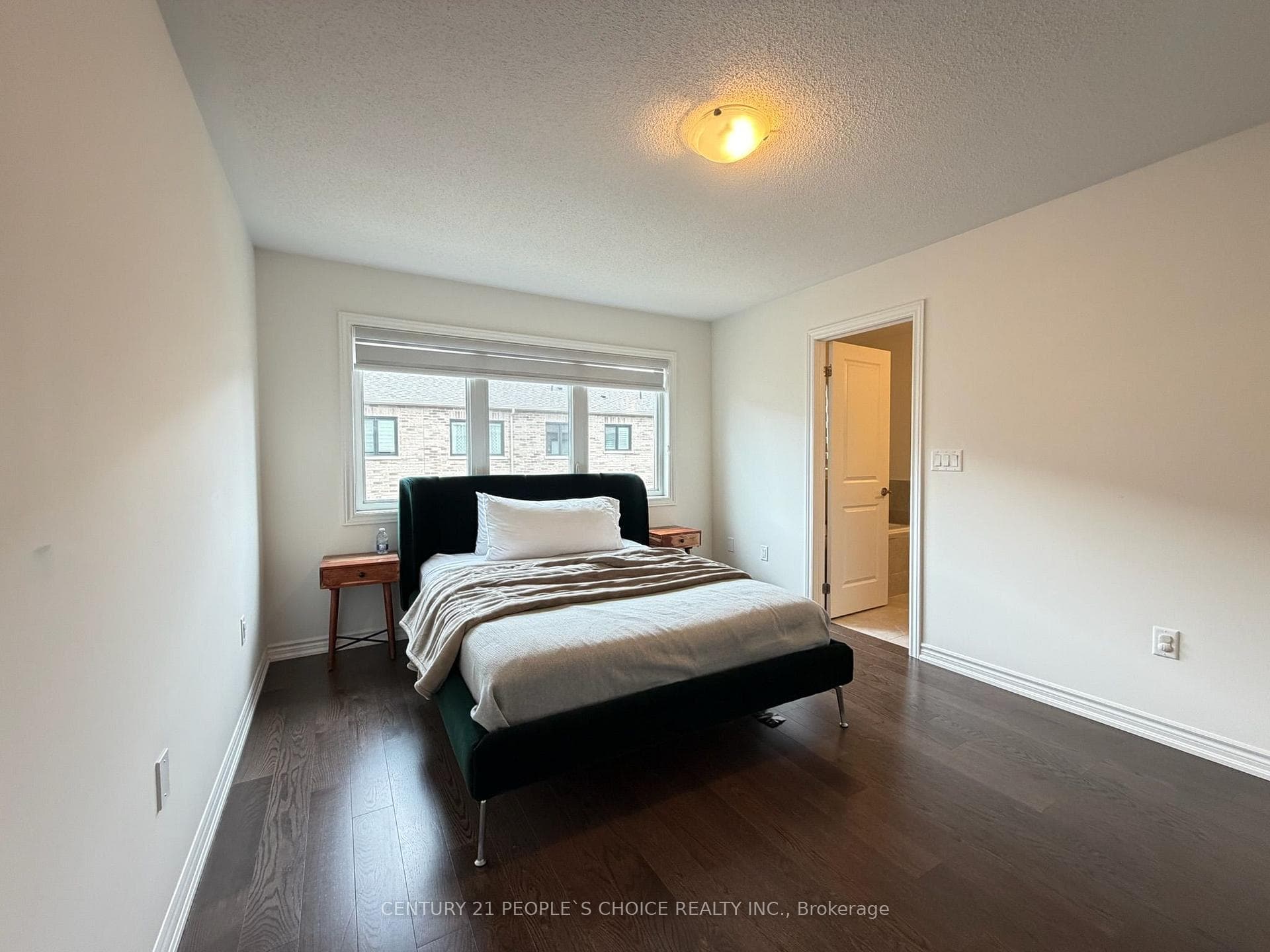 487 Bergamot Avenue photo 19