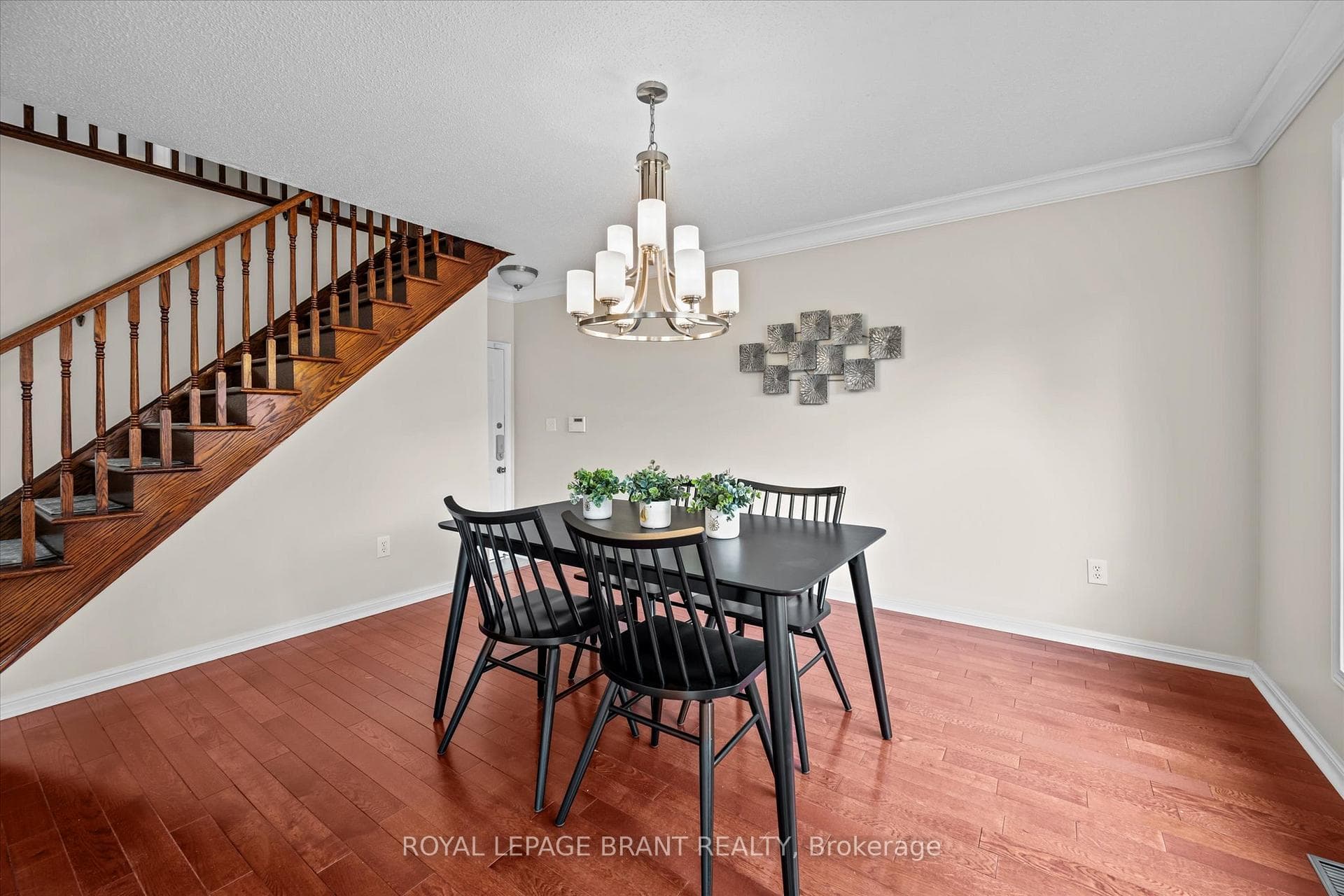 801 Mckay Crescent photo 12
