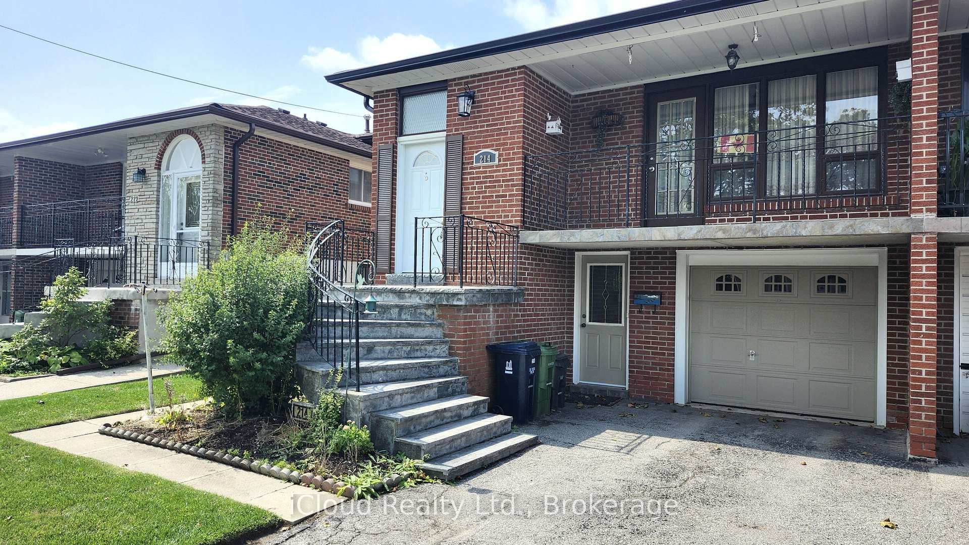 214 Fairglen Avenue photo 1