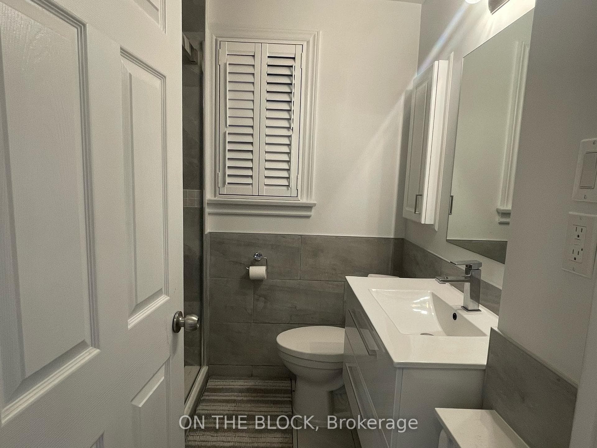 216 Donlands Avenue photo 10