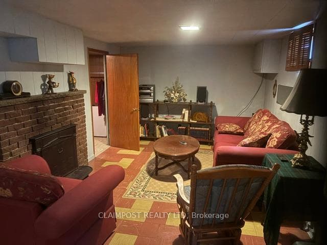411 Maple Street photo 11