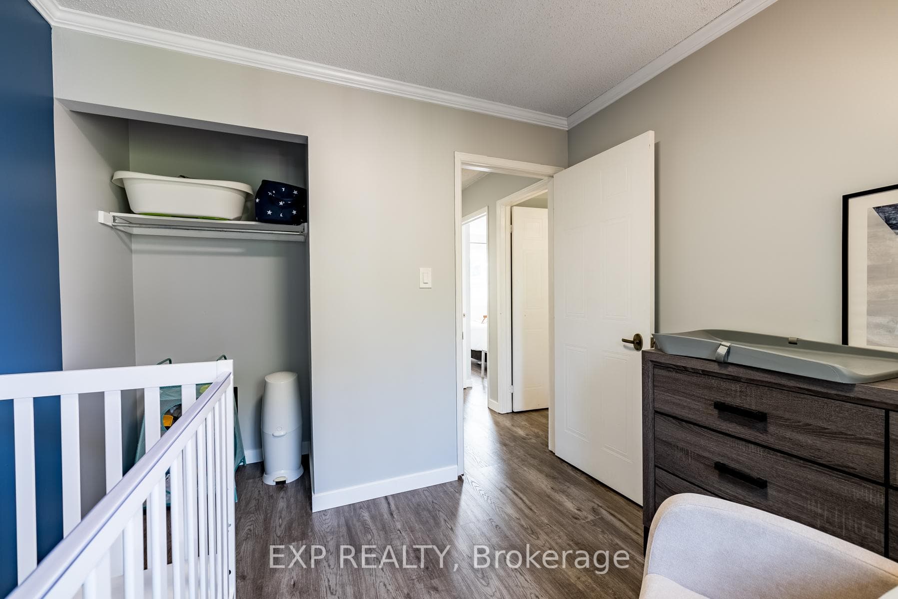 896 Fairbanks Road photo 17