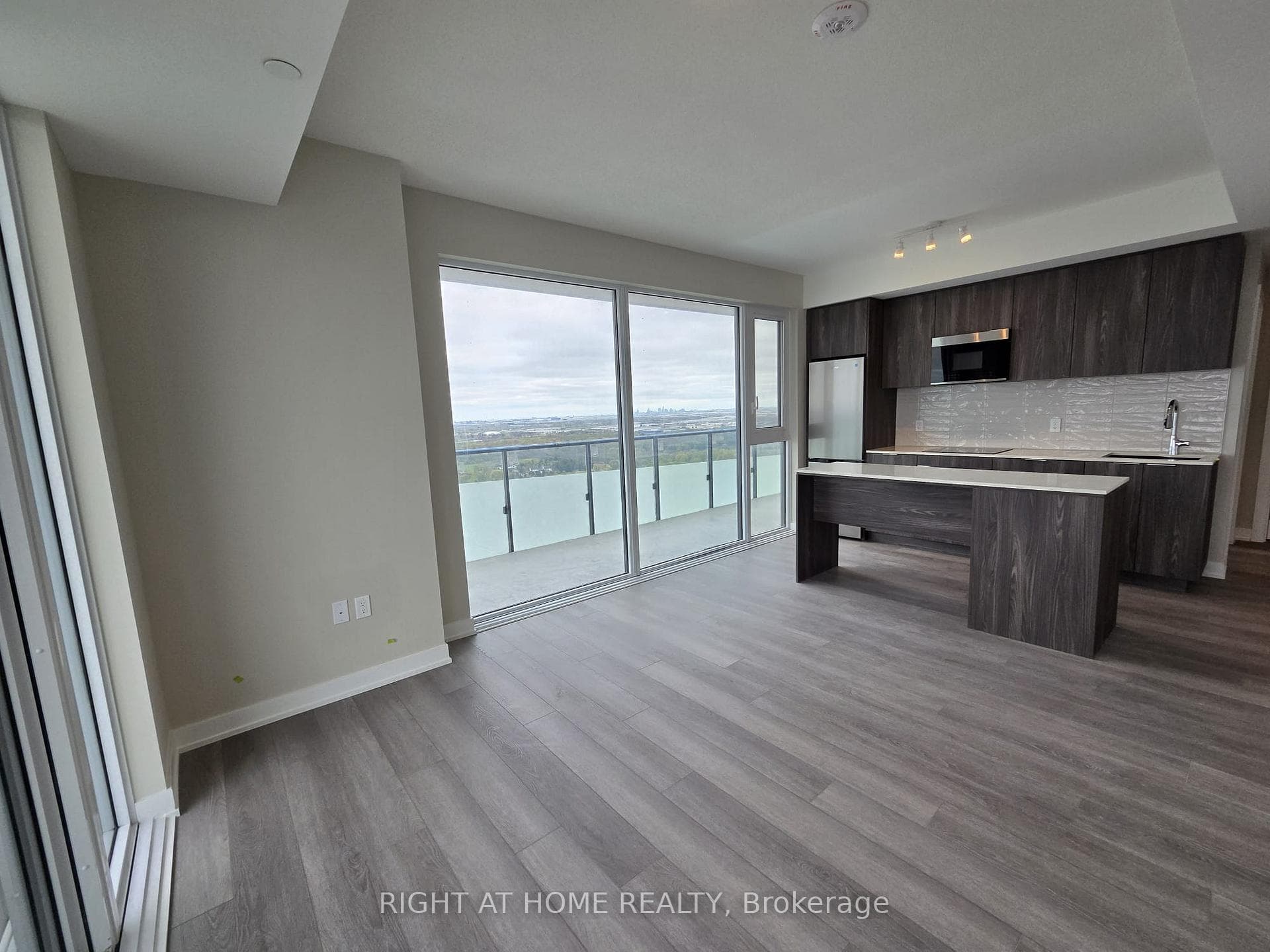 15 Skyridge Drive Unit 3002 photo 5