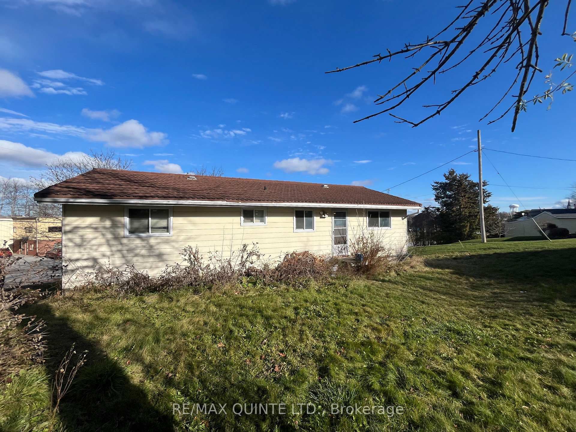 86 WALLBRIDGE Crescent photo 20