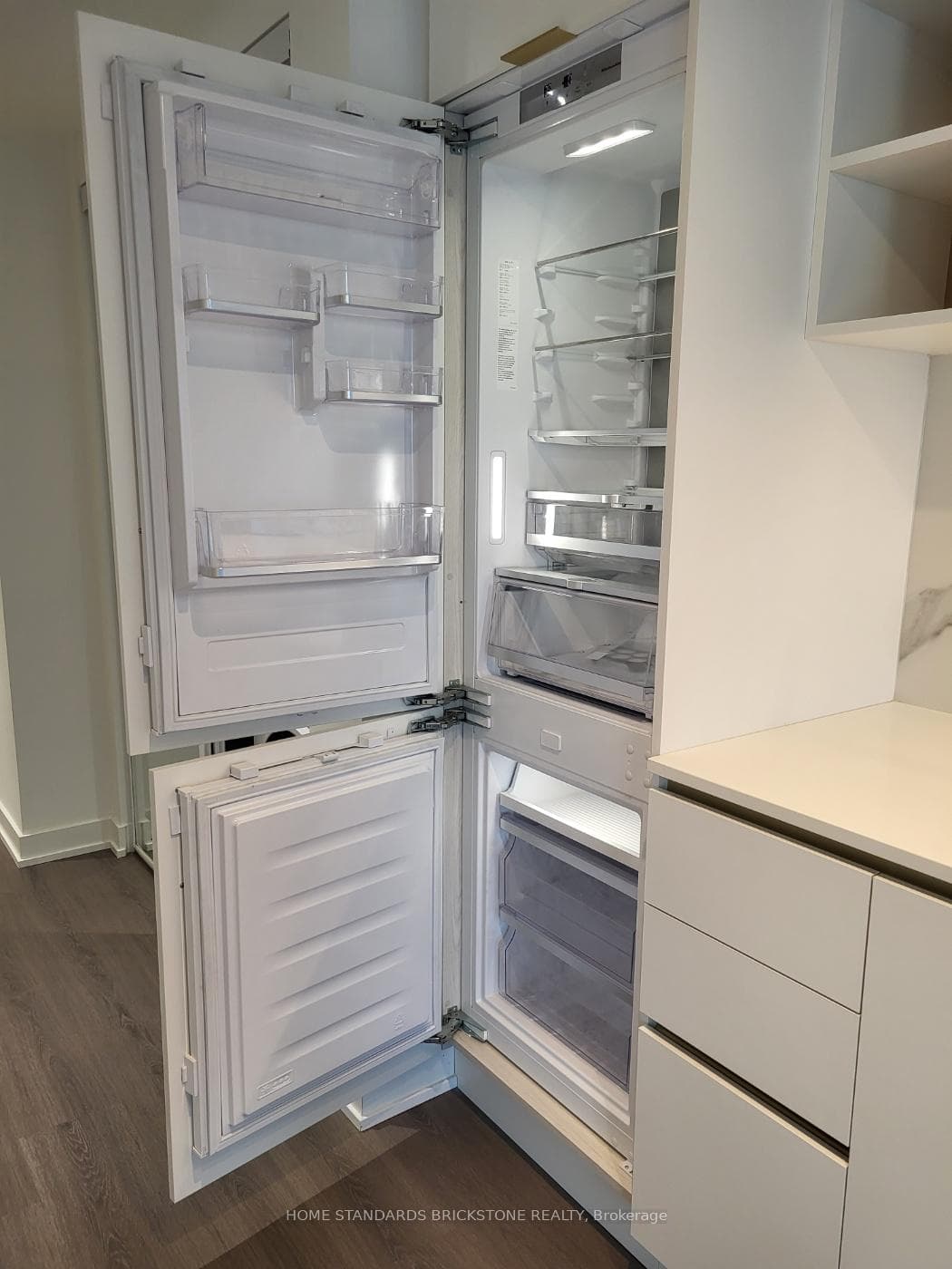 8 Wellesley Street Unit 1506 photo 4