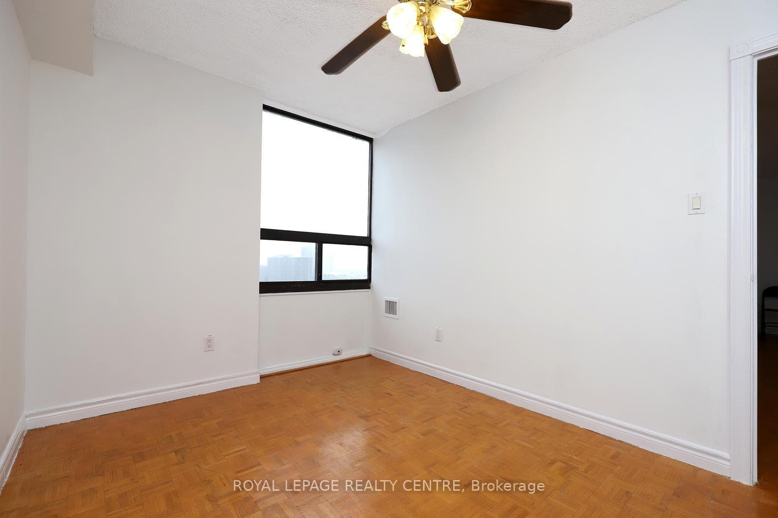 50 Mississauga Valley Boulevard Unit 1519 photo 17