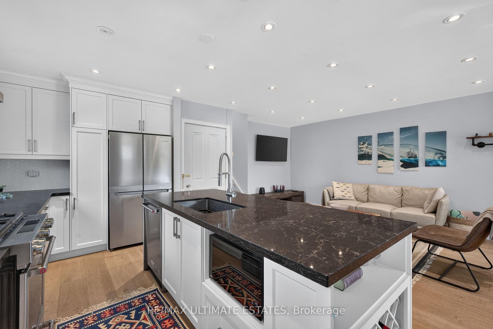 325 Goldenwood Road photo 16
