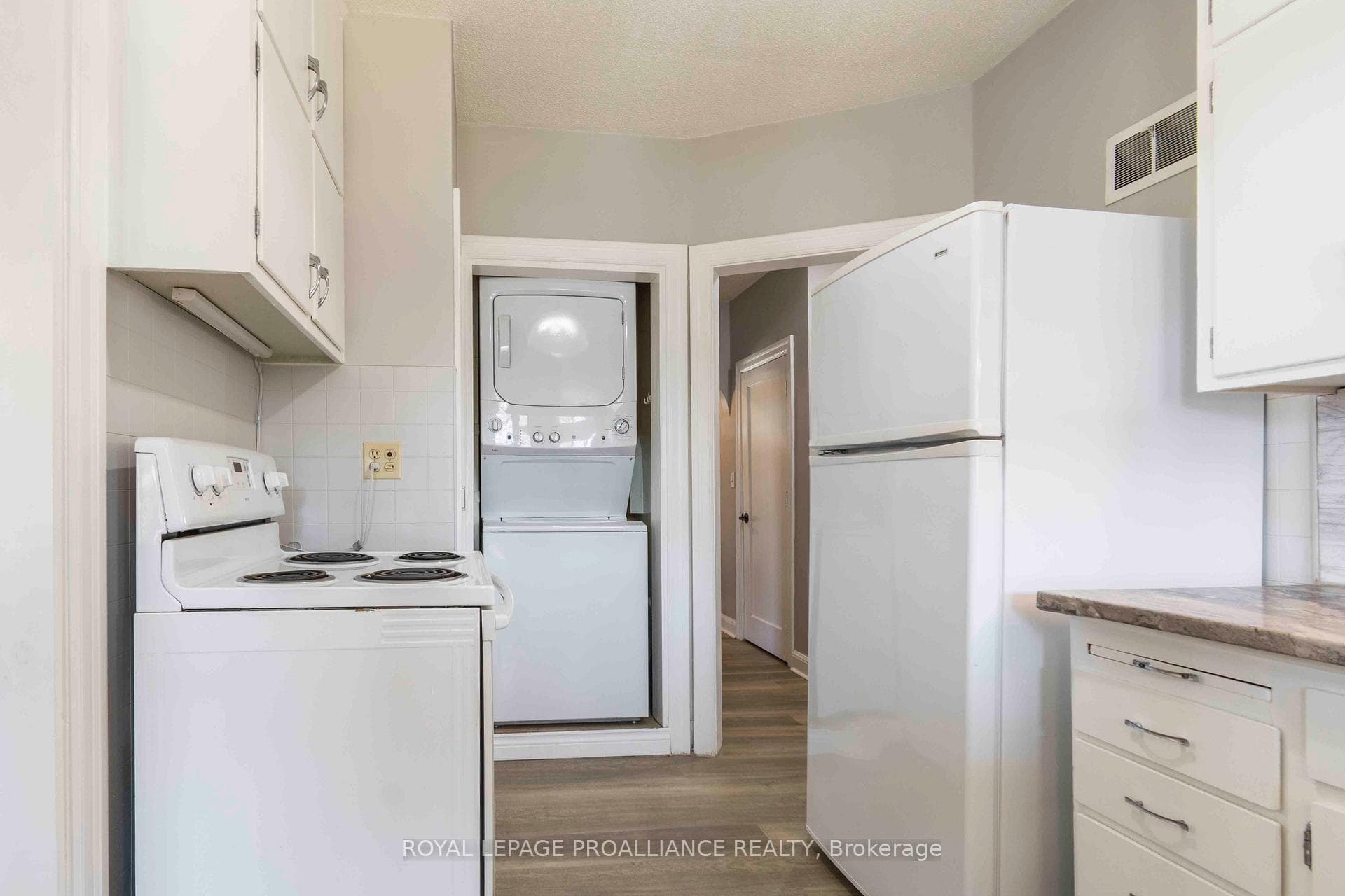 115 Henry Street photo 12
