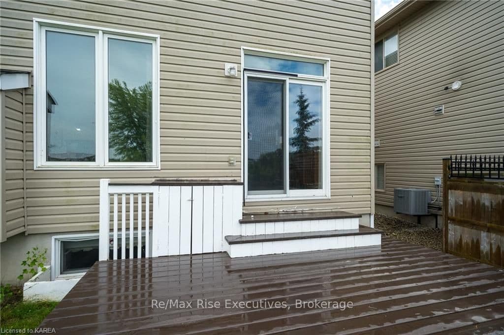 1416 CROSSFIELD Avenue photo 44
