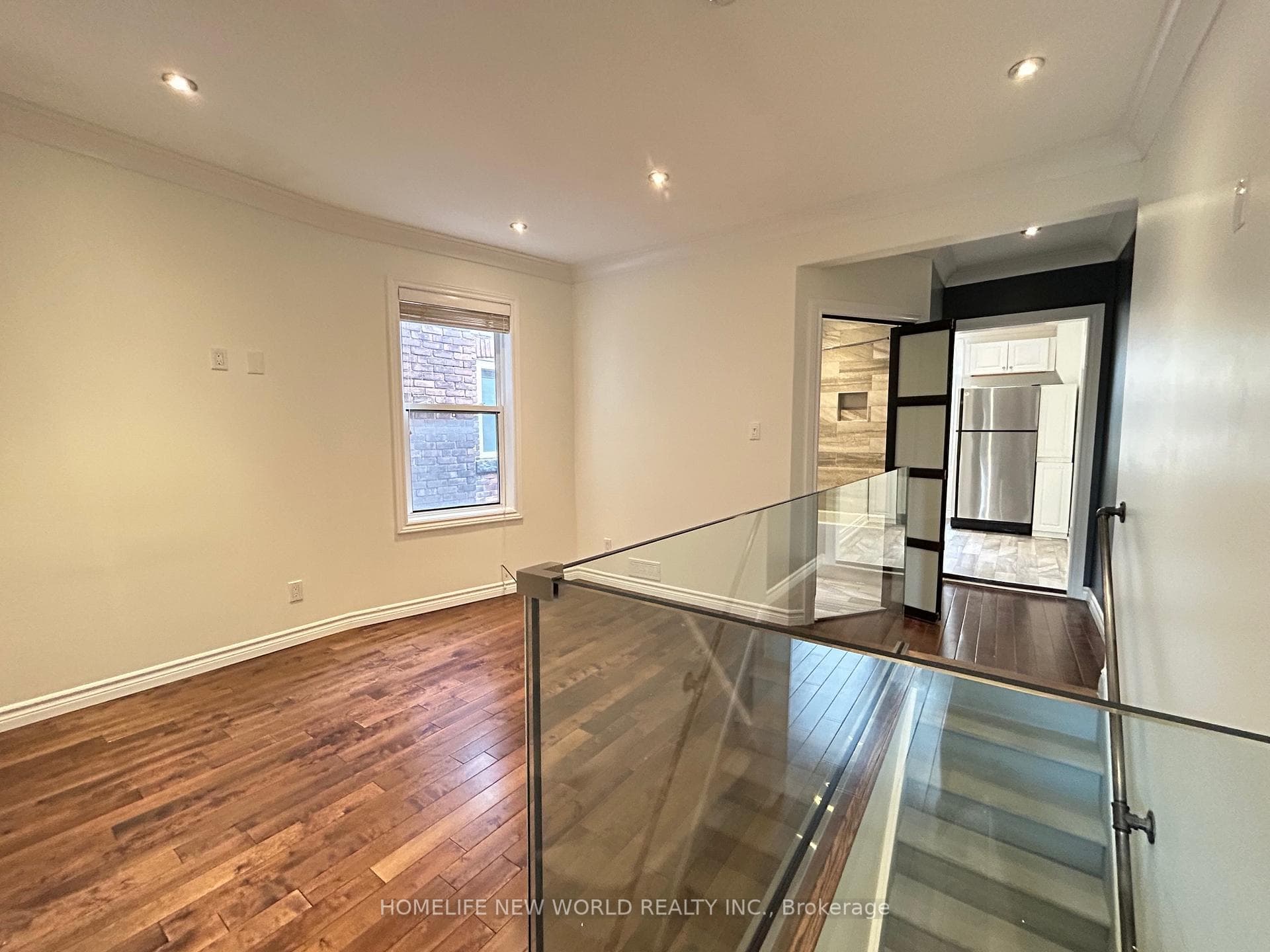 825 Ossington Avenue Unit 2nd Flr photo 10