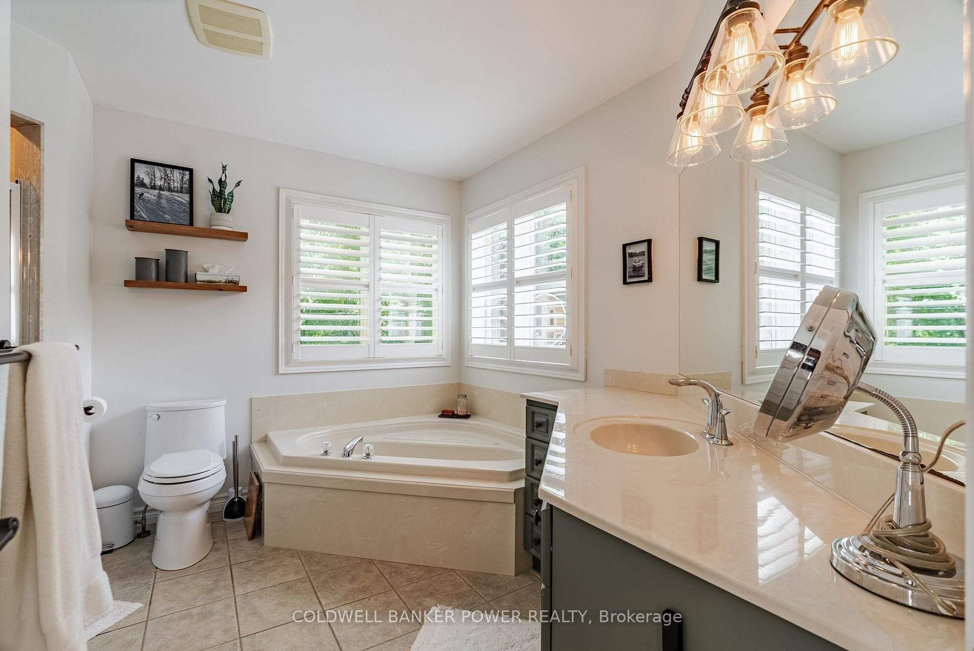 1073 FULTON Avenue photo 22