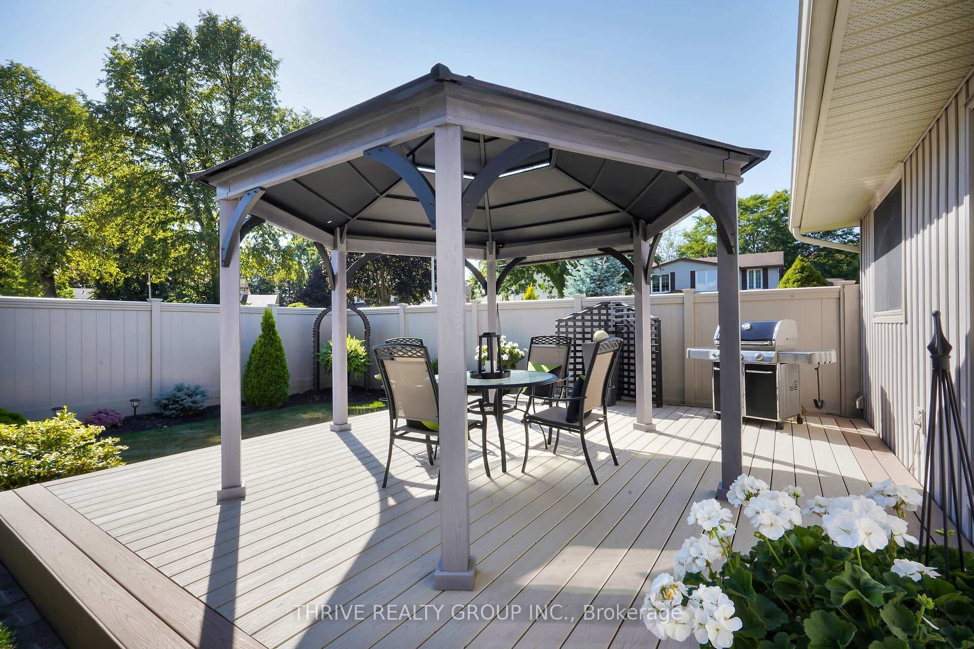 Vinyl Deck and Fence