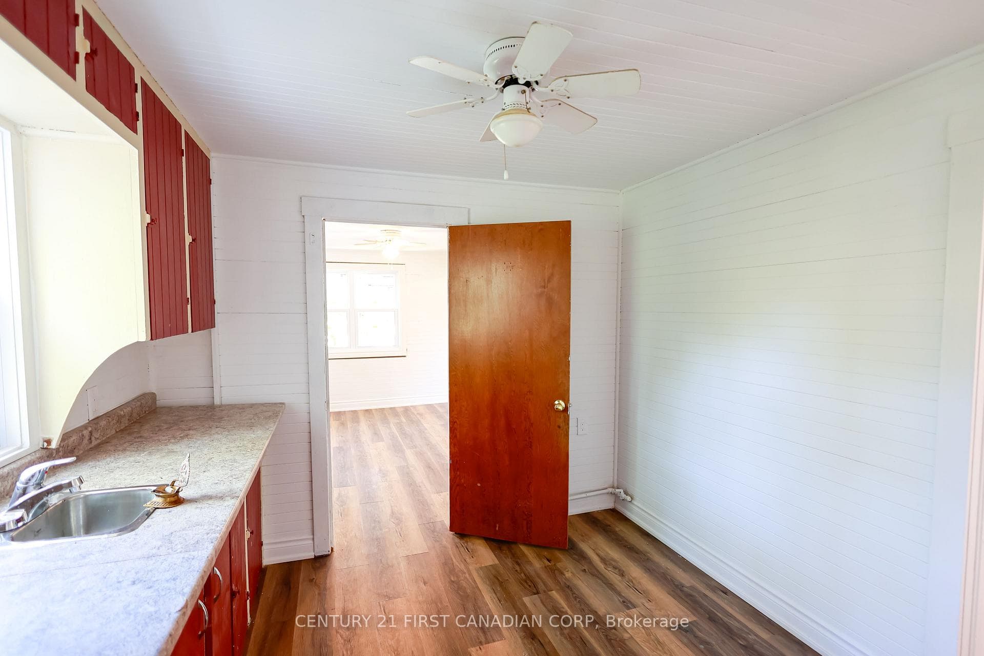 188 Furnival Road photo 13