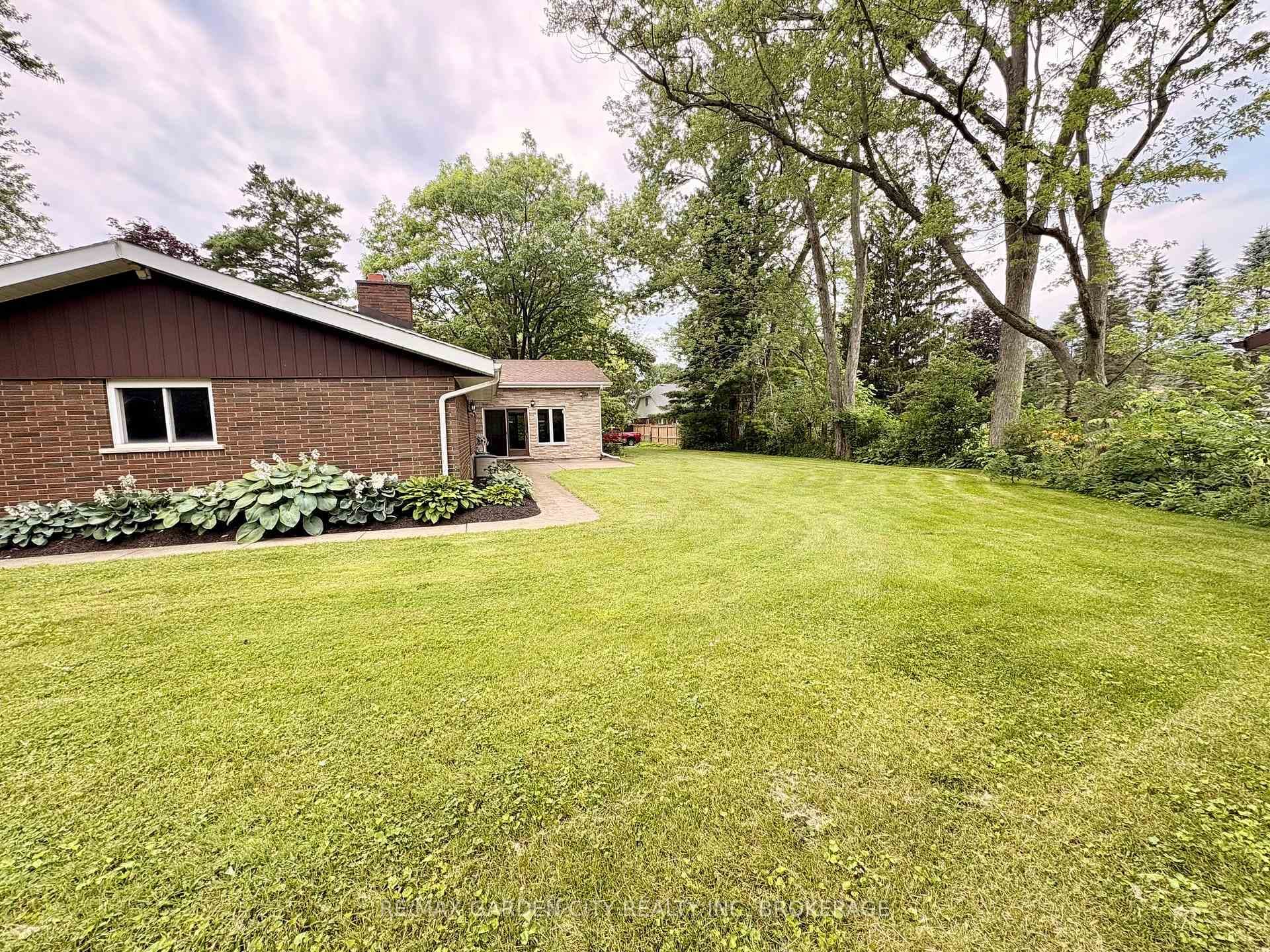 51 Bacon Lane photo 29