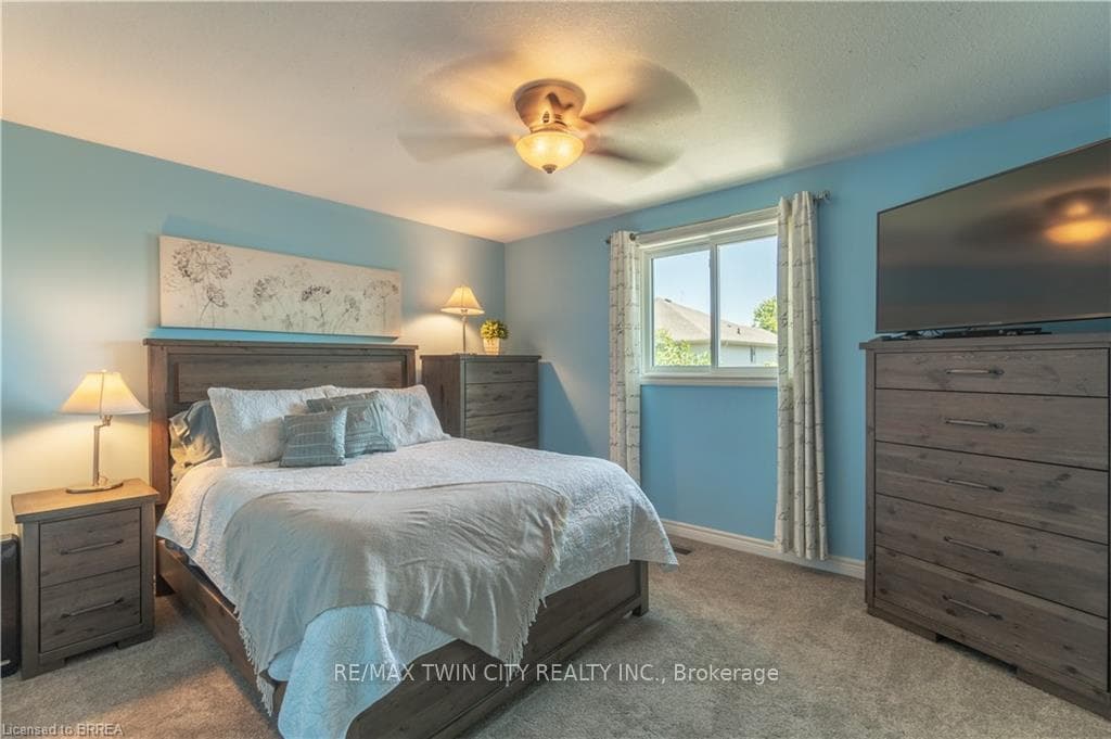 54 Bradbury Crescent photo 15