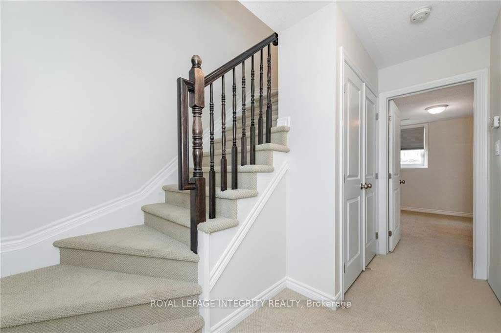 2627 Longfields Drive photo 8