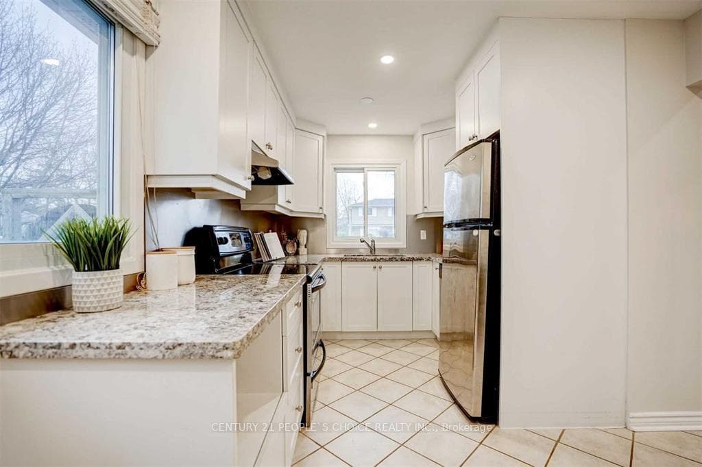 32 Swanston Crescent photo 13