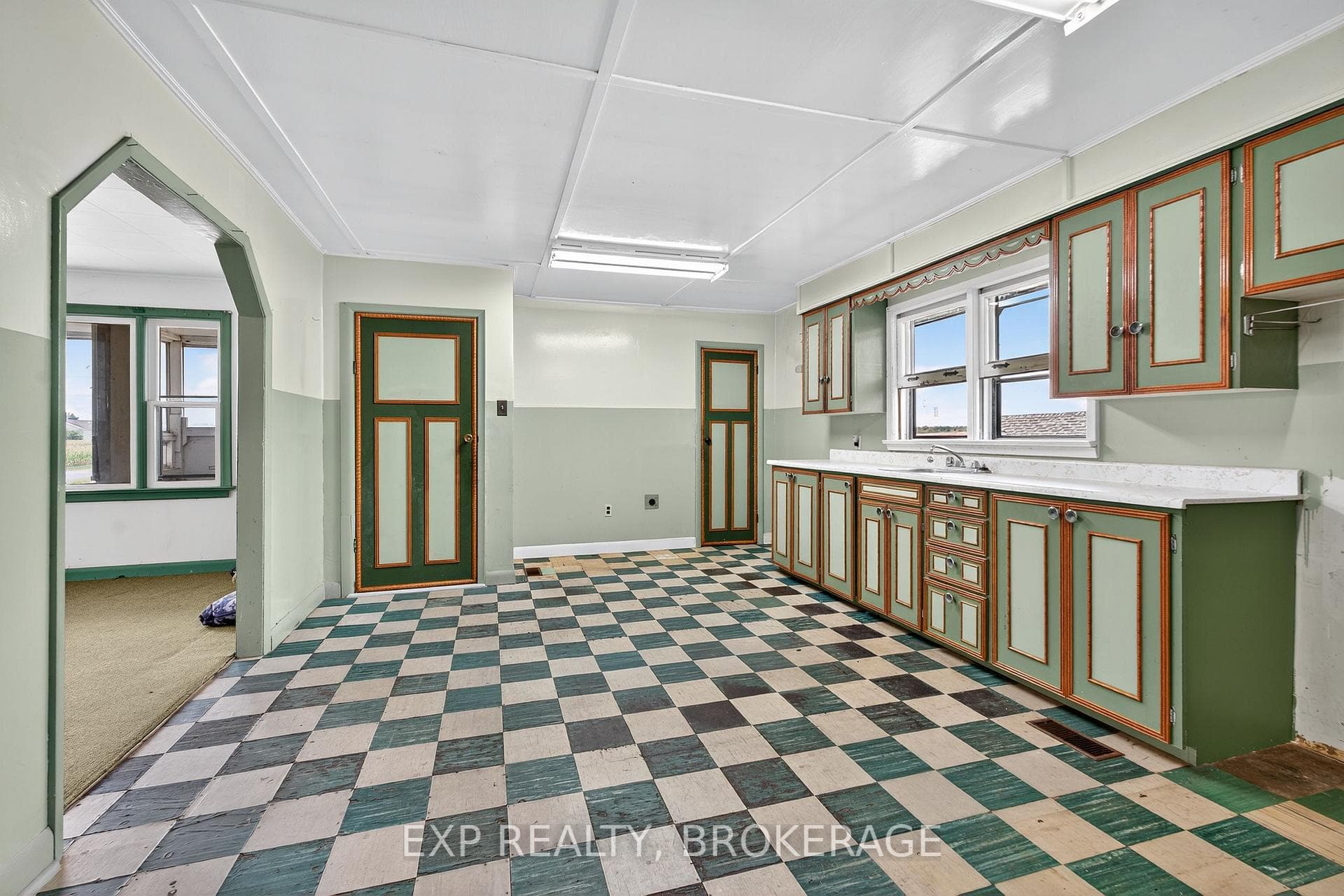 1195 SIMMONS Road photo 8